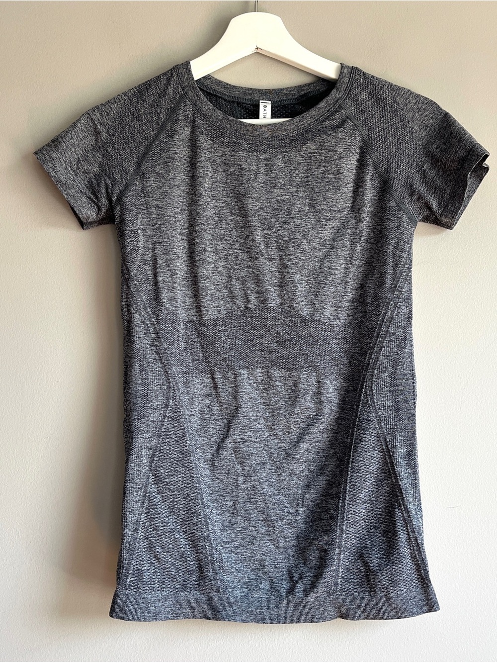 Athleta Seamless Tee women's XS heather gray short sleeve performance shirt